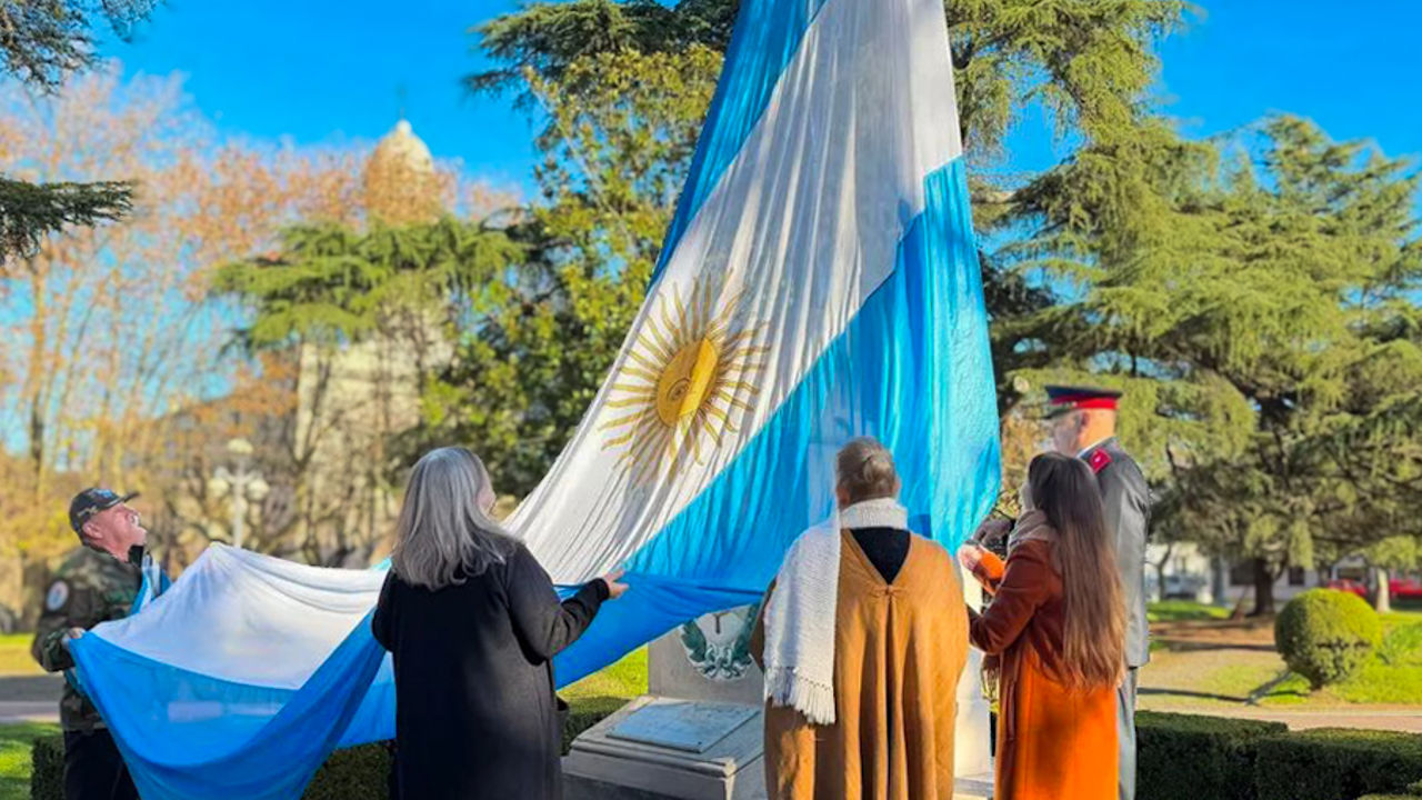 17 DE JUNIO DÍA NACIONAL DE LA LIBERTAD LATINOAMERICANA